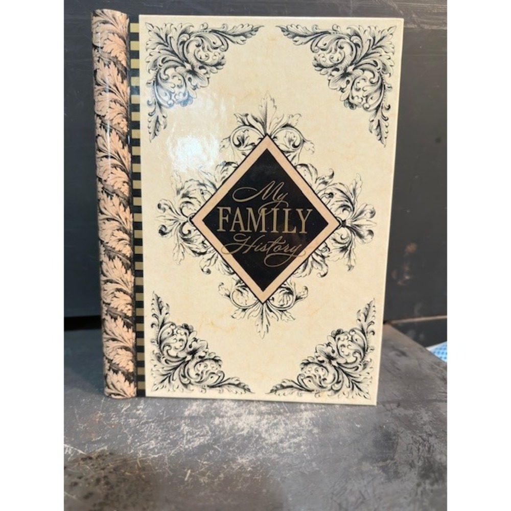 Hallmark My Family‎ History Genealogy Journal Record Book RA8457 Spiral Bound